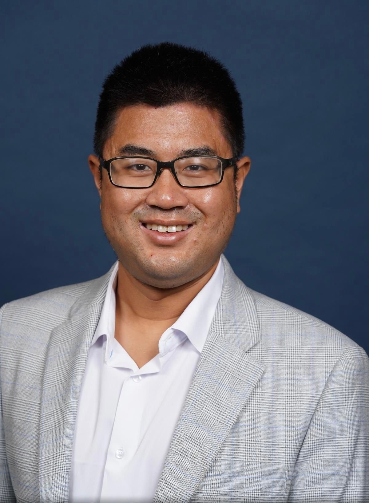 Robert Hsu Headshot 2022